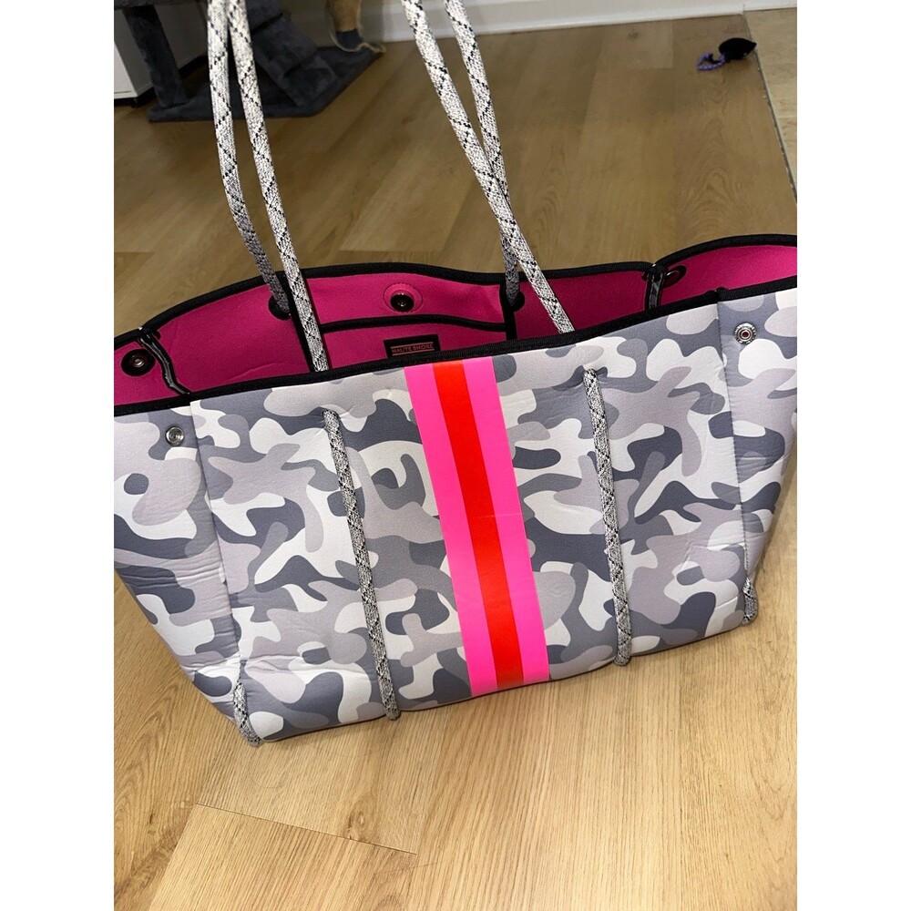 Haute shore grey and pink camo large tote - Picture 1 of 7